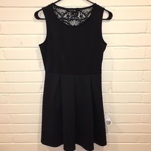 ! 🆕 w/ TAGS - Lace Black Dress (Forever 21)